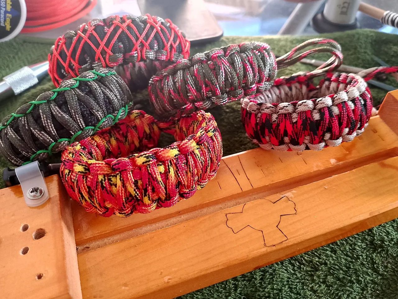 Pulseiras em Paracord  - Foto 3