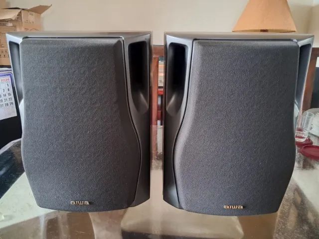 par de caixa acustica aiwa