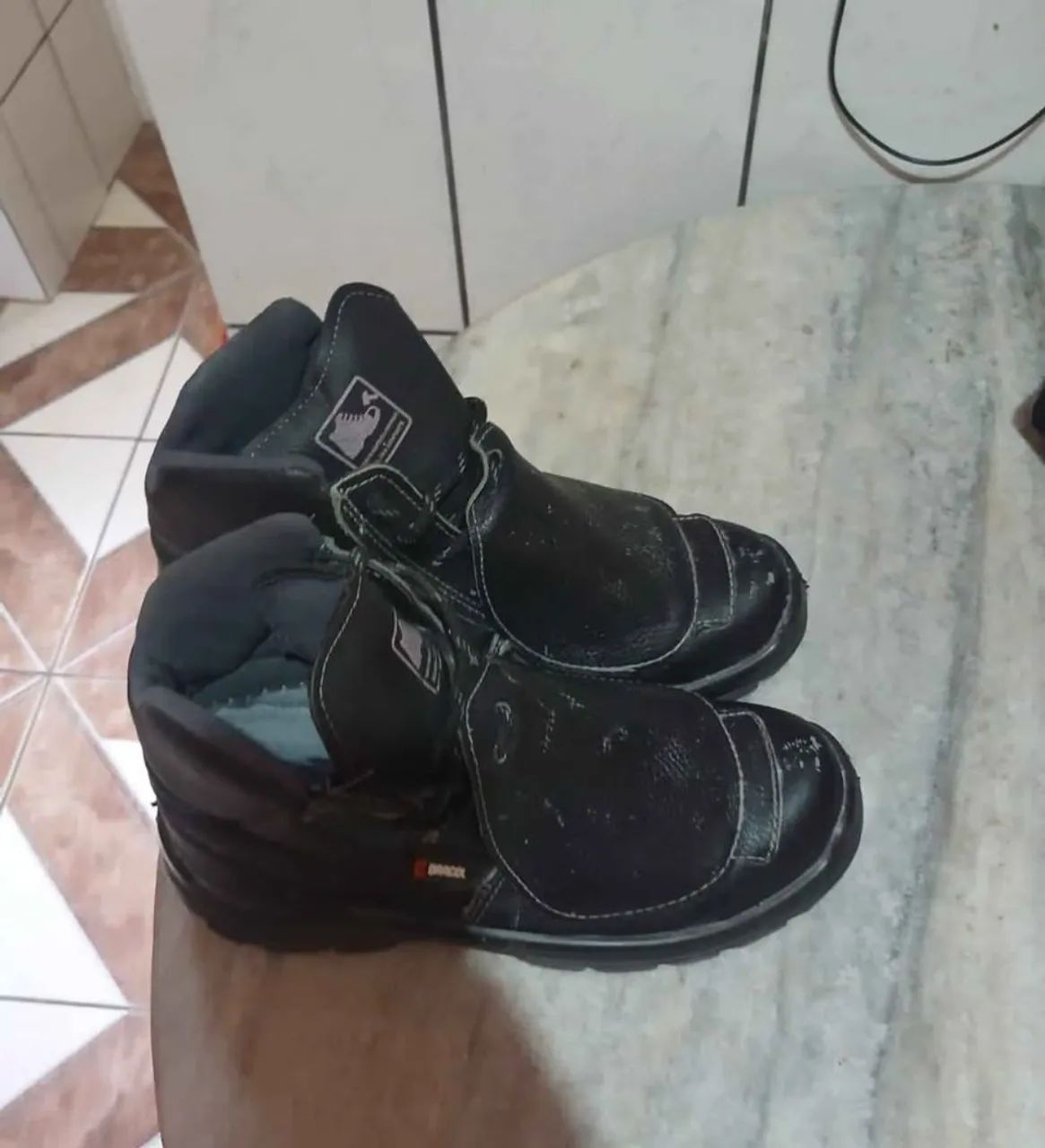 Vendo bota bico de aço,N40