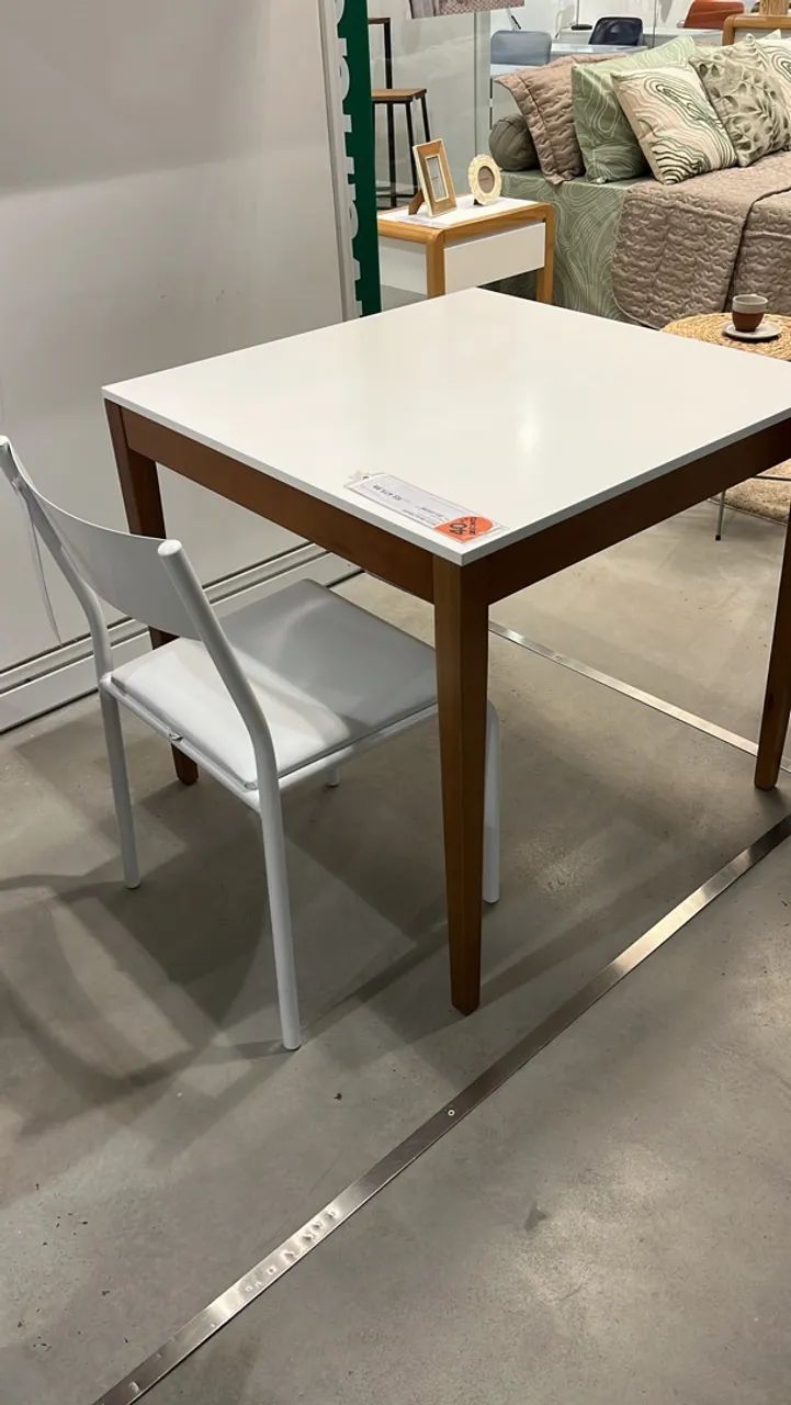 Conjunto de mesa com 4 cadeiras da ToK Stock  - Foto 3