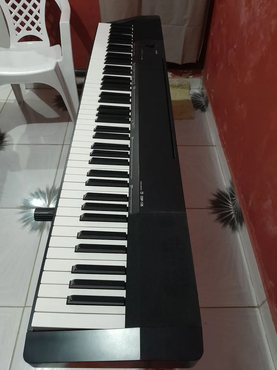 Piano digital casio cdp 135