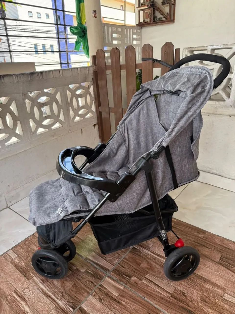 Carrinho de bebê Cosco Kids Toffy Cinza
