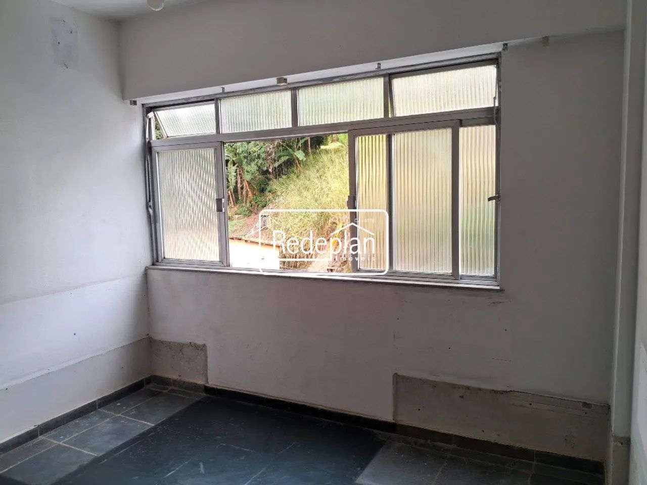 Excelente Sala Comercial no Centro de Barra Mansa - Foto 2