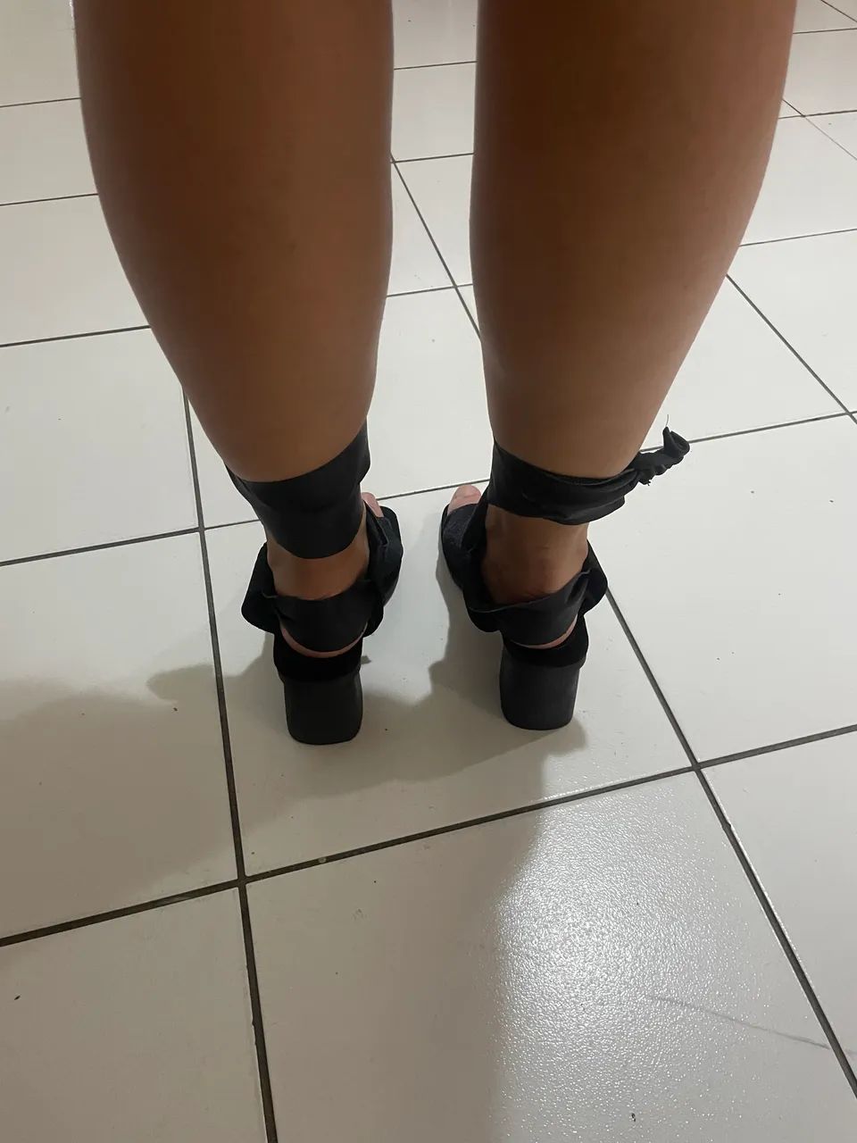 Sandália amarração preta  - Foto 4