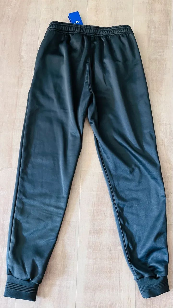 Calça de moletom preta Mizuno tamanho M  - Foto 3