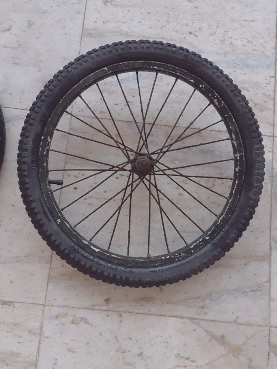 PNEUS DE BICICLETA ARO 20 USADOS - Foto 3