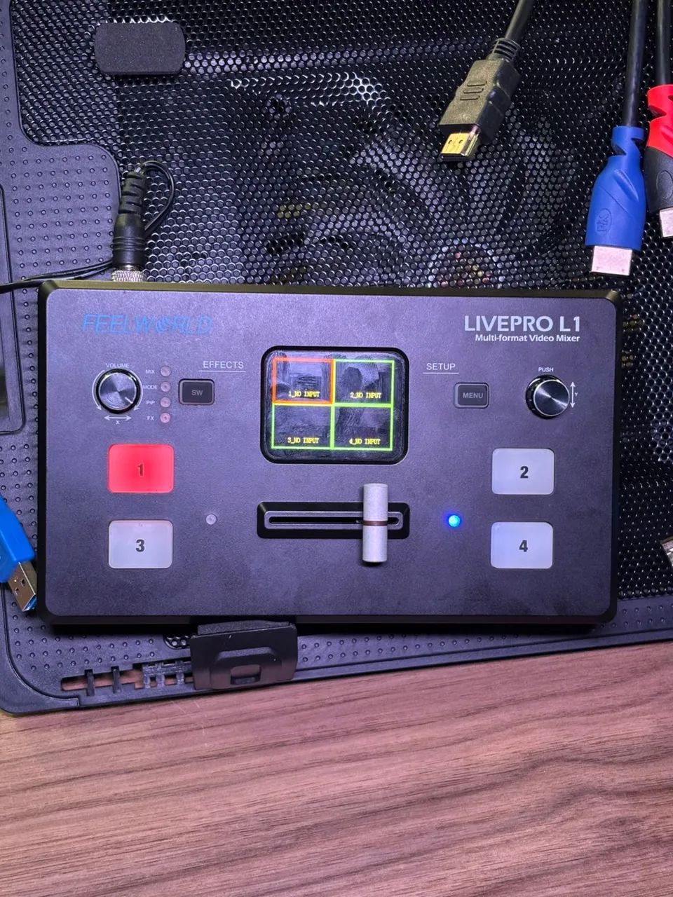 Mesa de Captura Feelworld LivePro L1