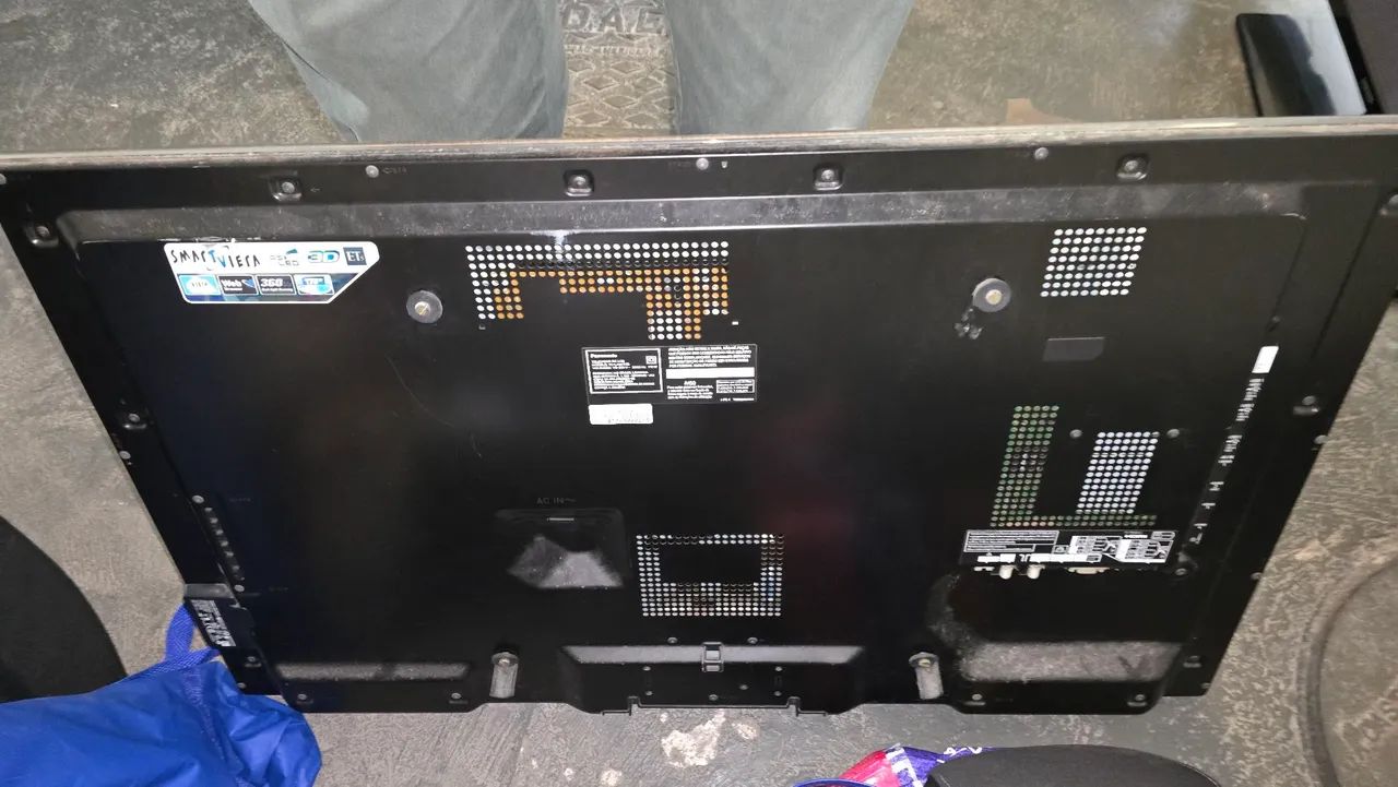Televisão 42pol  LCD Panasonic TC- L42ET5B com defeito - Foto 2