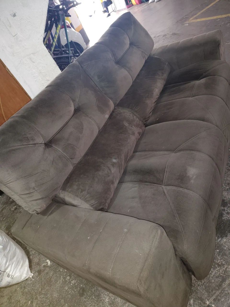 Vende um sofá novo  preço negociáveis  - Foto 4