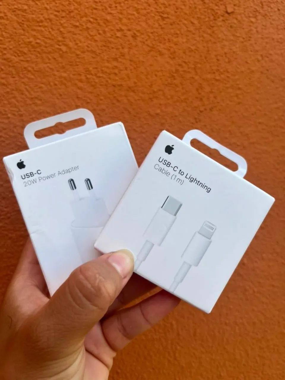 Carregador original Apple R$300,00