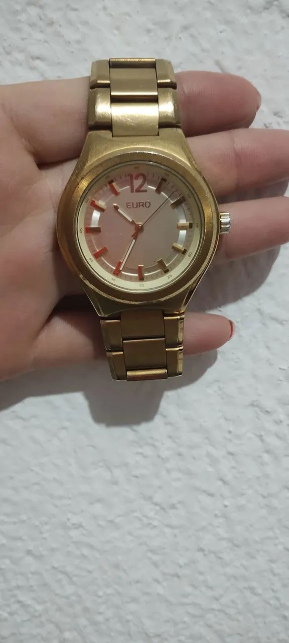 Relógio feminino Euro dourado 