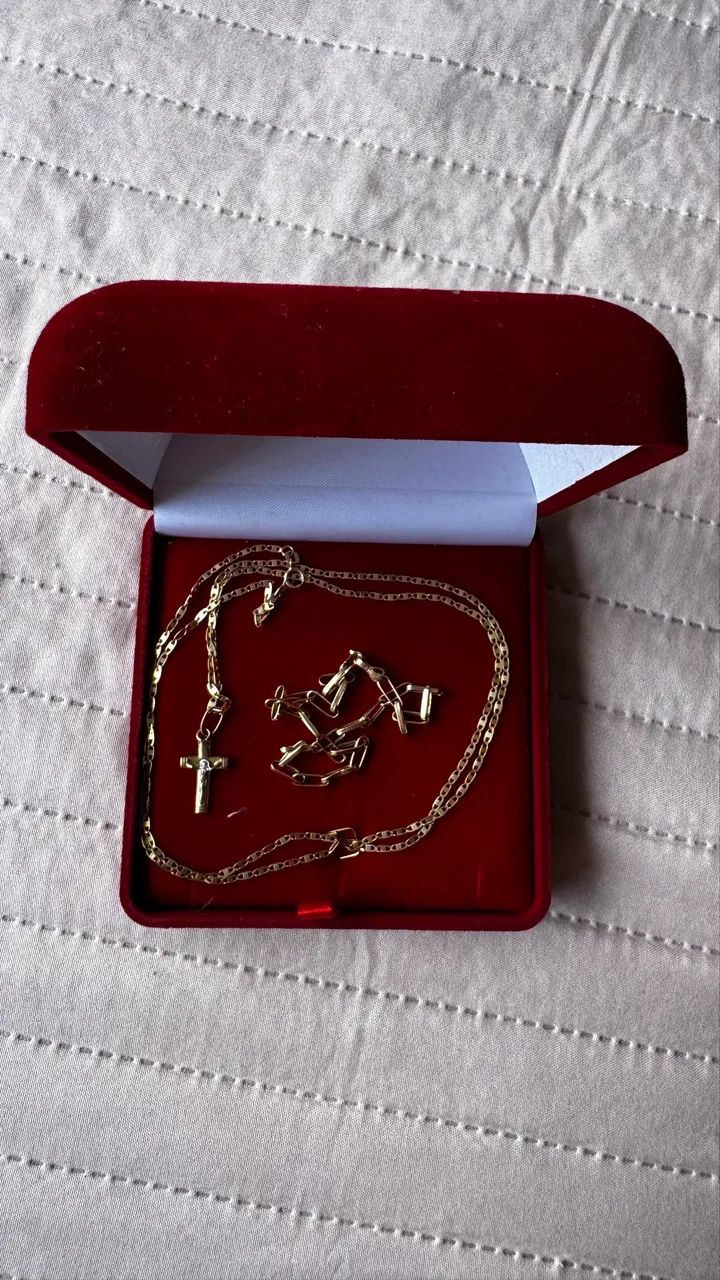 Colar e pulseira de ouro
