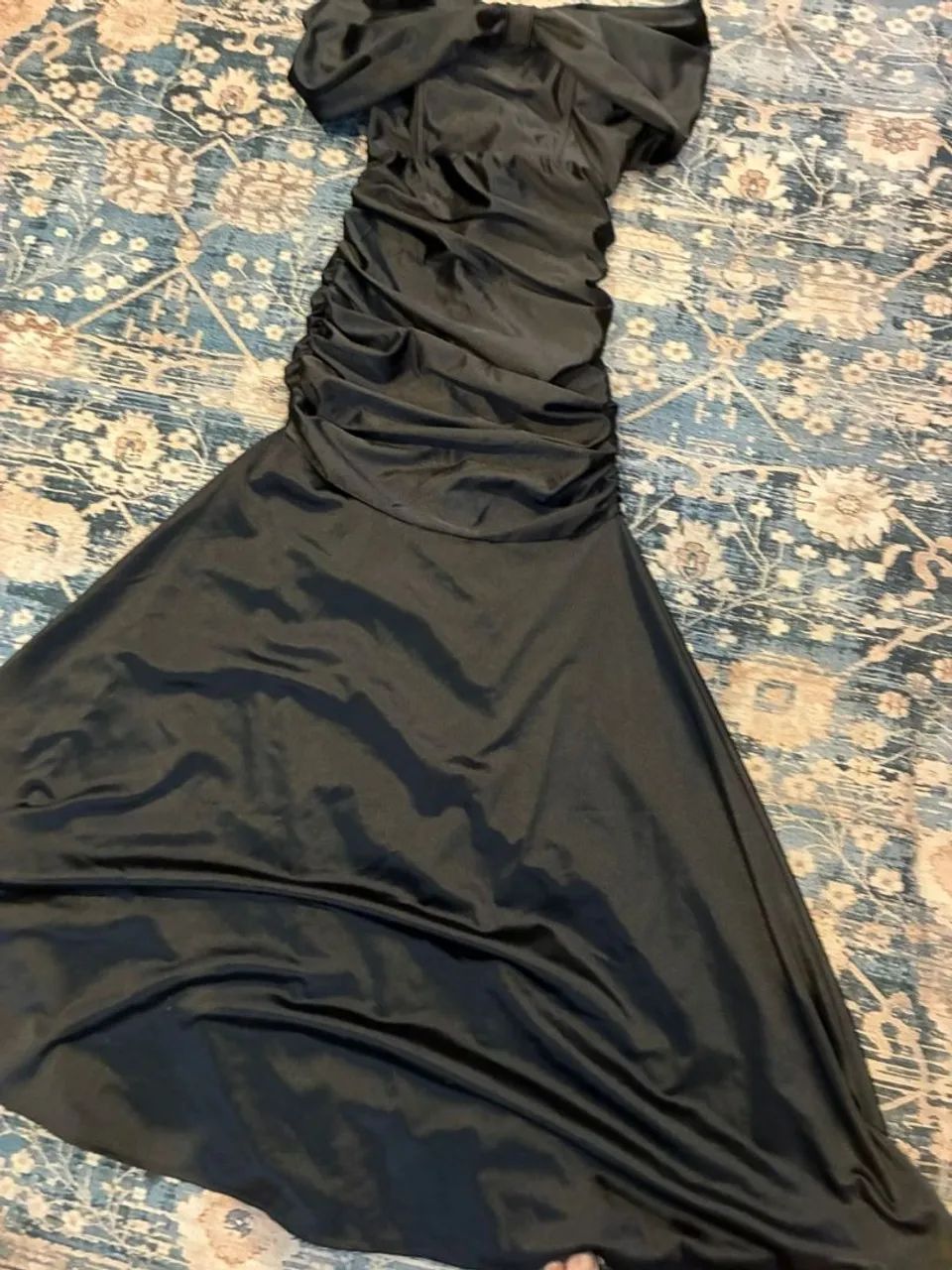 Lote com 4 vestidos para festas novos sem uso  - Foto 3