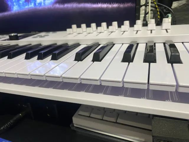 Arturia Keylab Essential 61 MK3 + Analog Lab Pro - Foto 3