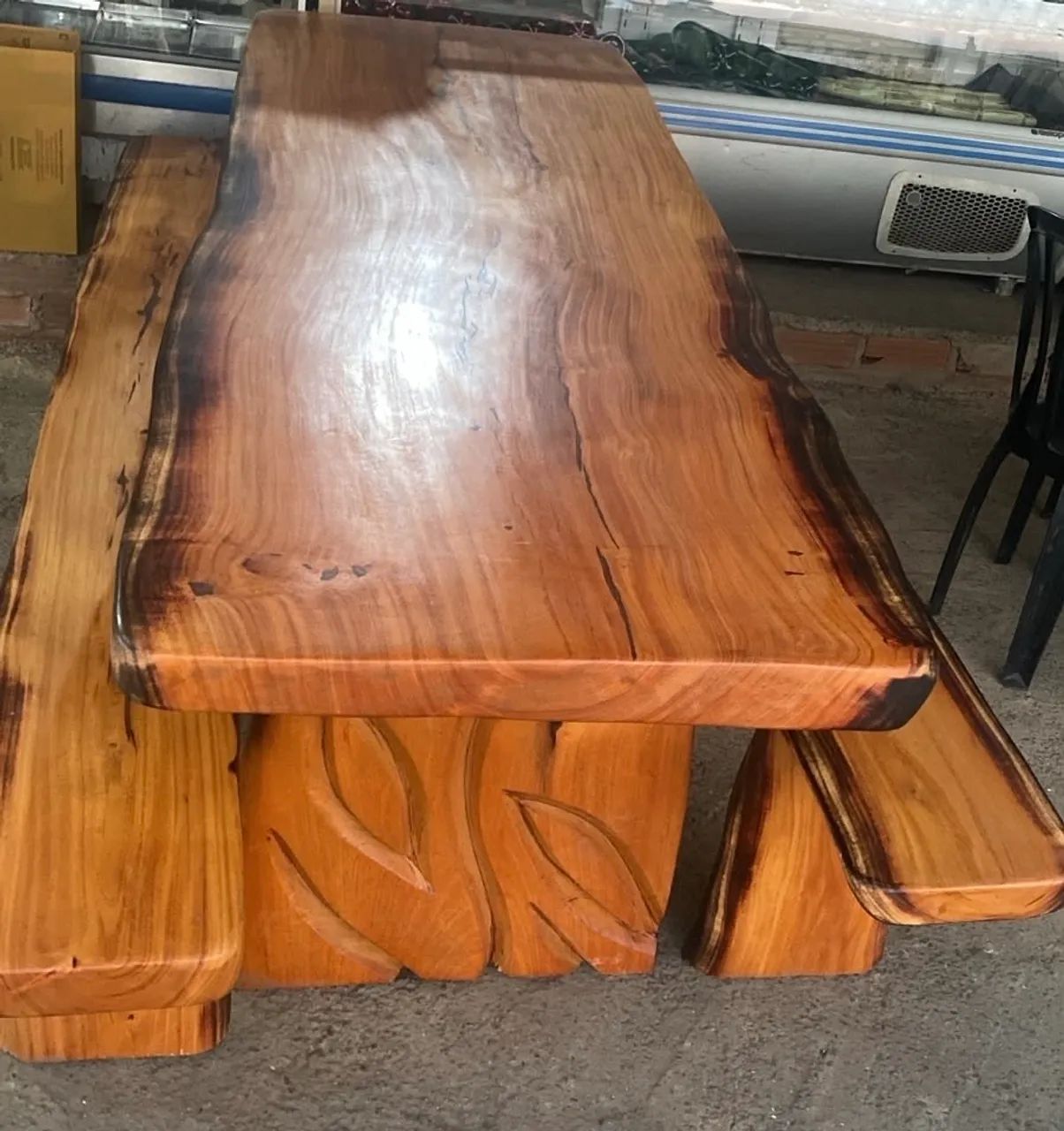 MESA RÚSTICA DE JAQUEIRA 