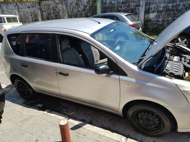 Nissan Livina 1.8 Flex Automático Completo 2010 - Foto 2