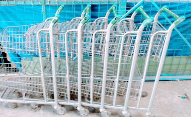 Carrinho de supermercado medio