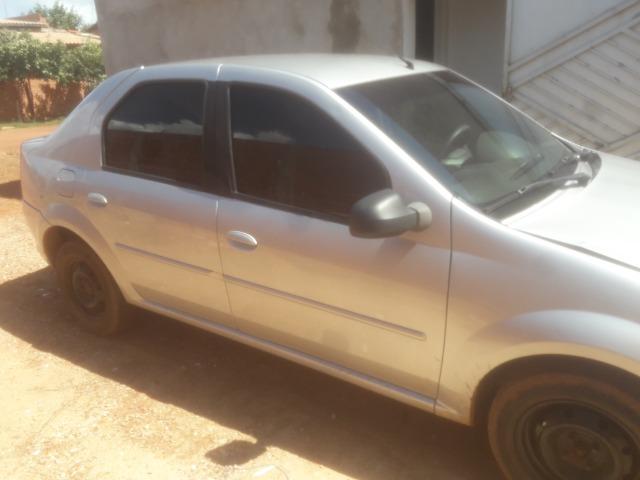 Vendo carro Renaul Logan 1.0