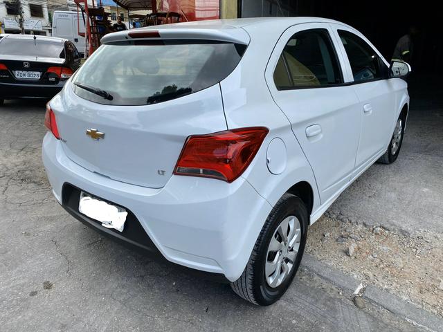 Onix lt 1.0 2018 com gás - Foto 4