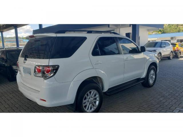 Toyota Hilux SW4 SW4 SR 2.7 3X2 COMP MEC 4P FLEX - Foto 2