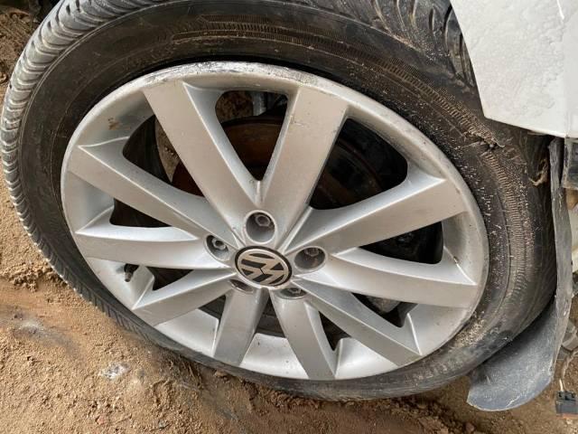 Sucata de Jetta 2.0 2014 para retirada de peças - Foto 5