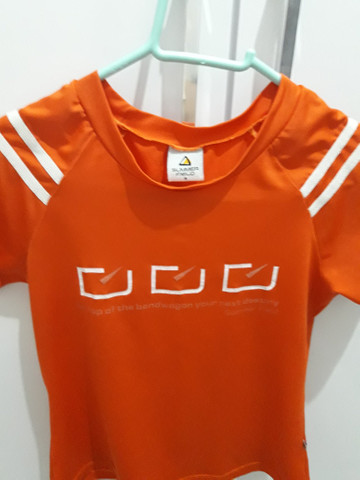 Blusa baby look