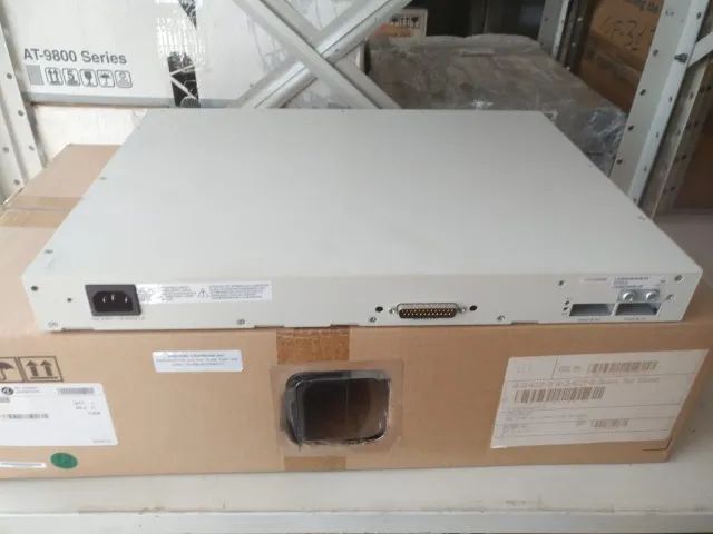 Switch de rede 44 portas 10/100/1000 + 4 portas 1000 (SFP ou UTP) - Foto 3