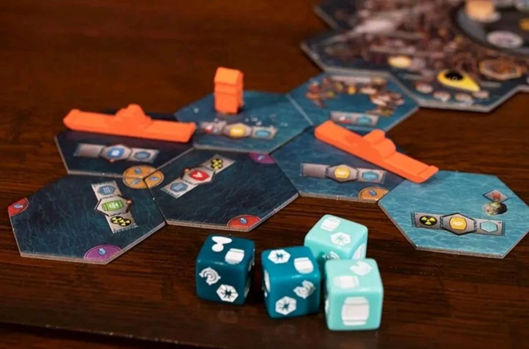 Flotilla - Jogo de Tabuleiro - Board Game - Card Game - Jogo de cartas - Foto 2