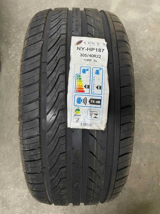 PNEU 22 305/40R22 ONYX