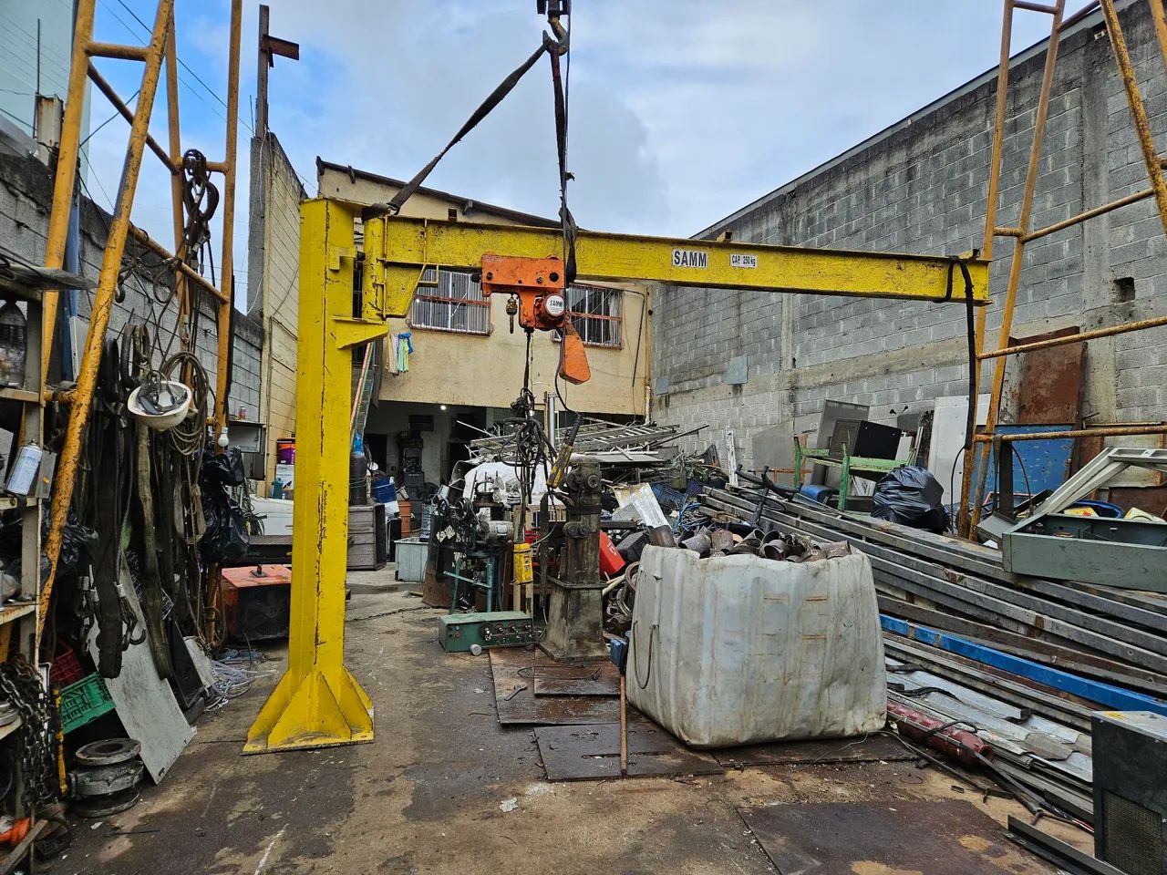 Braço Giratório com Talha 