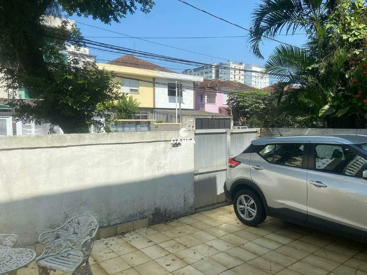 Sobrado à venda no Boqueirão em Santos.