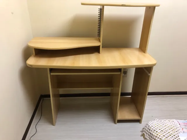 Mesa para computador de madeira
