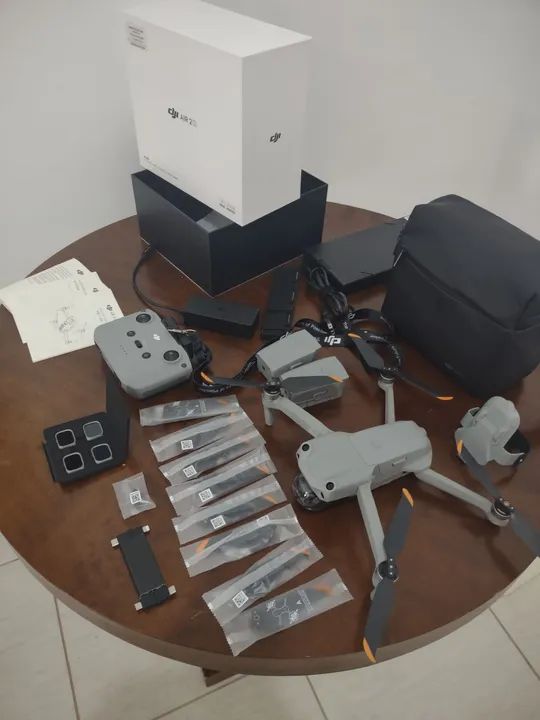 DRONE DJI AIR 2S Fly More Combo + SD Card Extreme Pro + 2 Acessórios - Foto 2