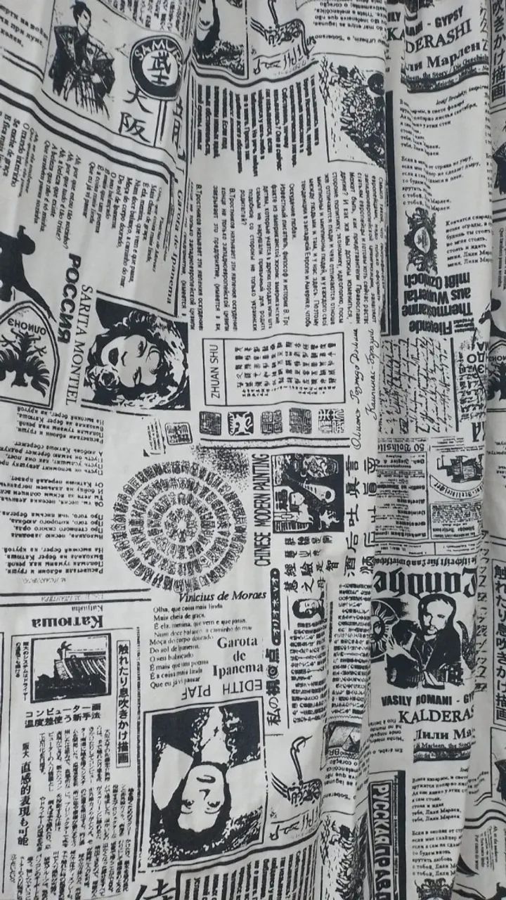 CORTINA COM ESTAMPA DE NOTÍCIAS DE JORNAL- TECIDO ENCORPADO 3,20 X 2,0 USADA - Foto 2