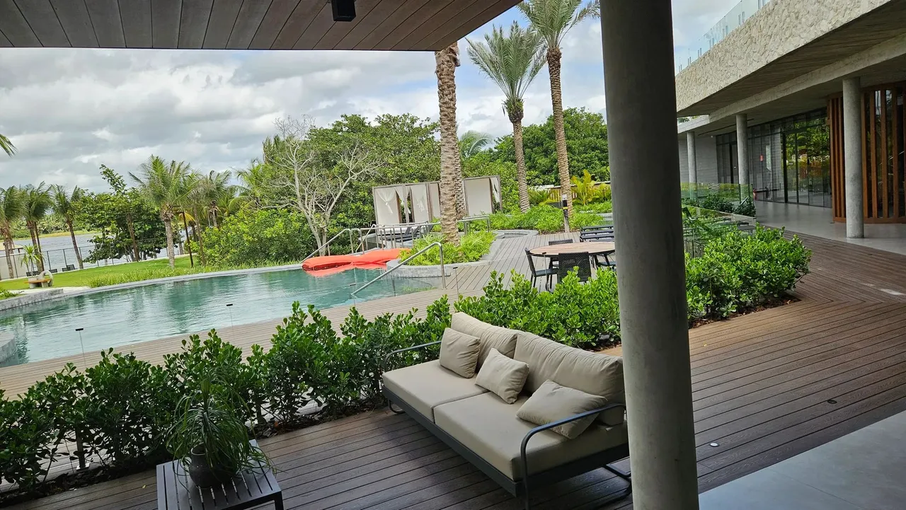 Lote à venda com 995 m², no Loteamento Quintas do Lago Praia dos Coqueiros em Aquiraz - CE