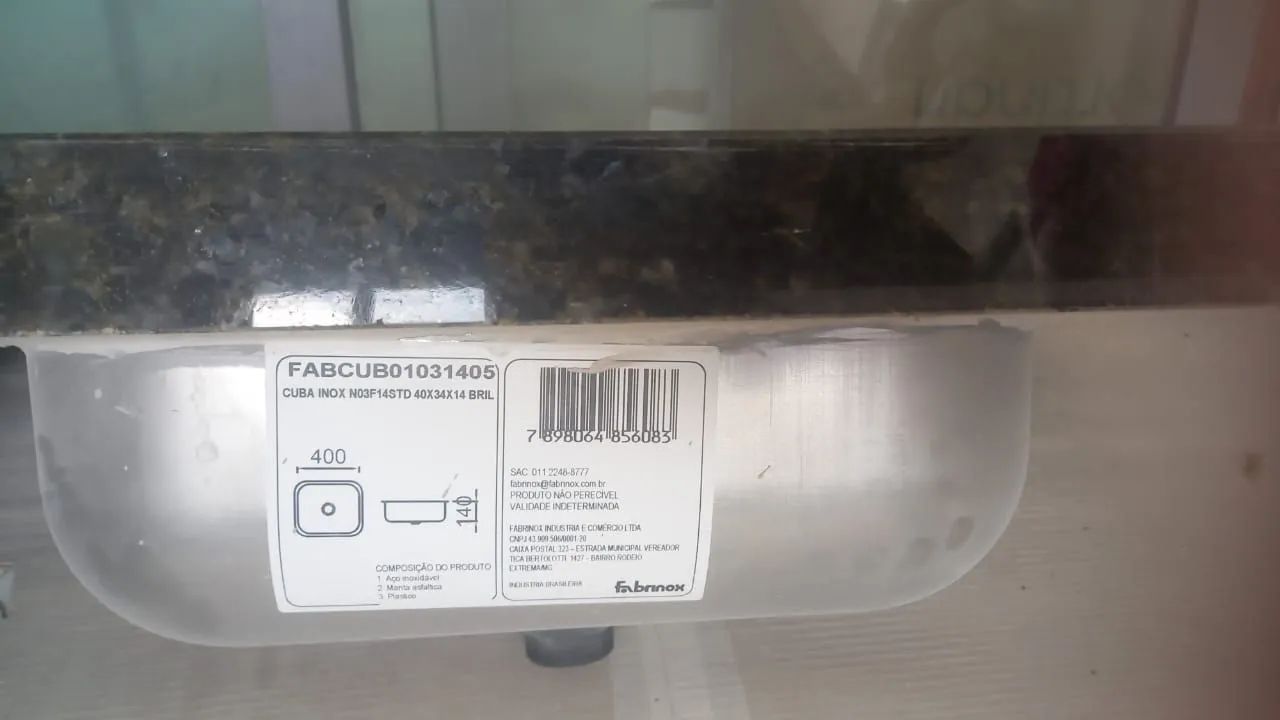 Pia de cozinha em granito com cuba de aço - Foto 3