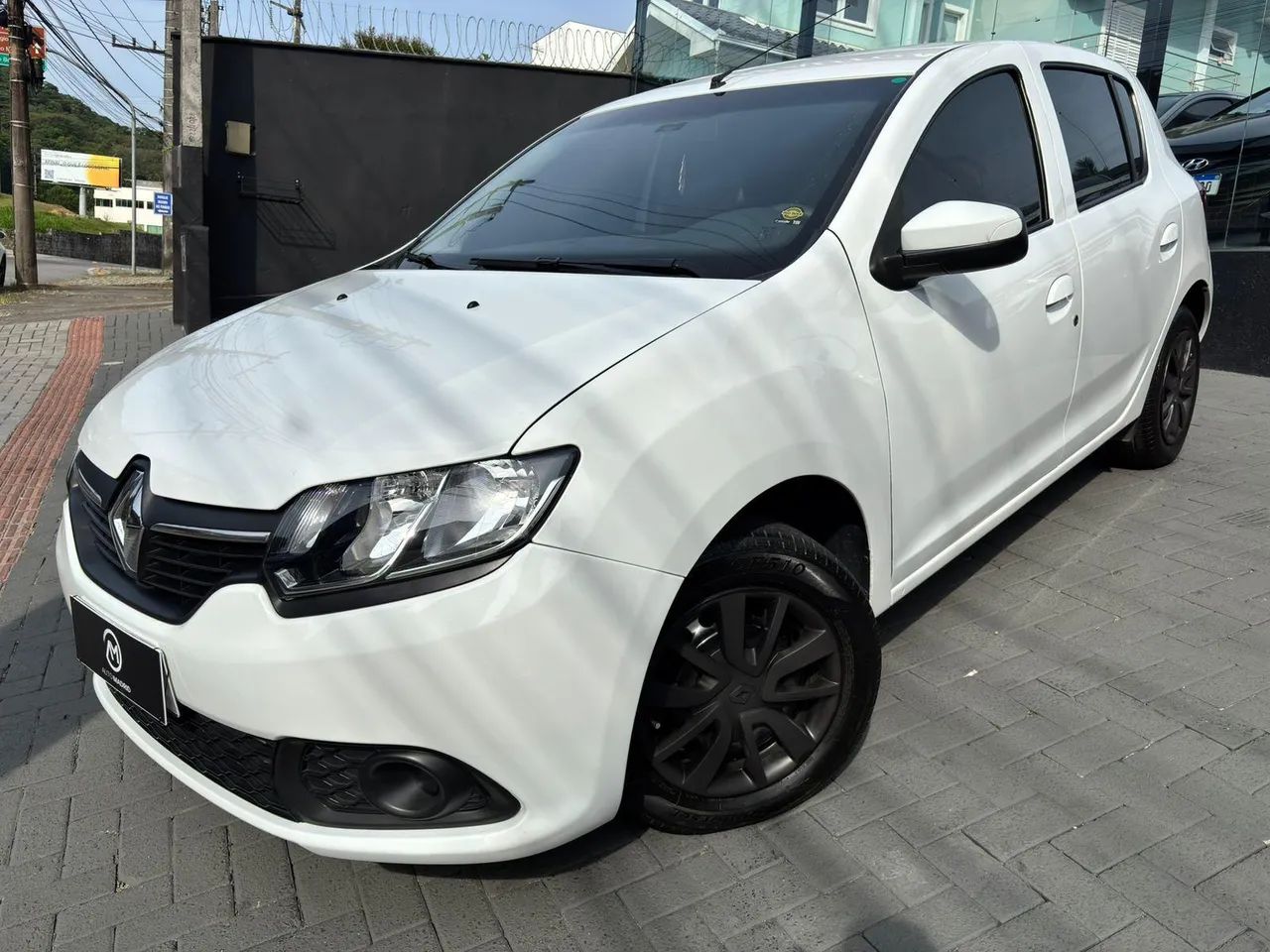 RENAULT - Sandero 1.0 2020 - Baixo km - Completo - Financia - Foto 2