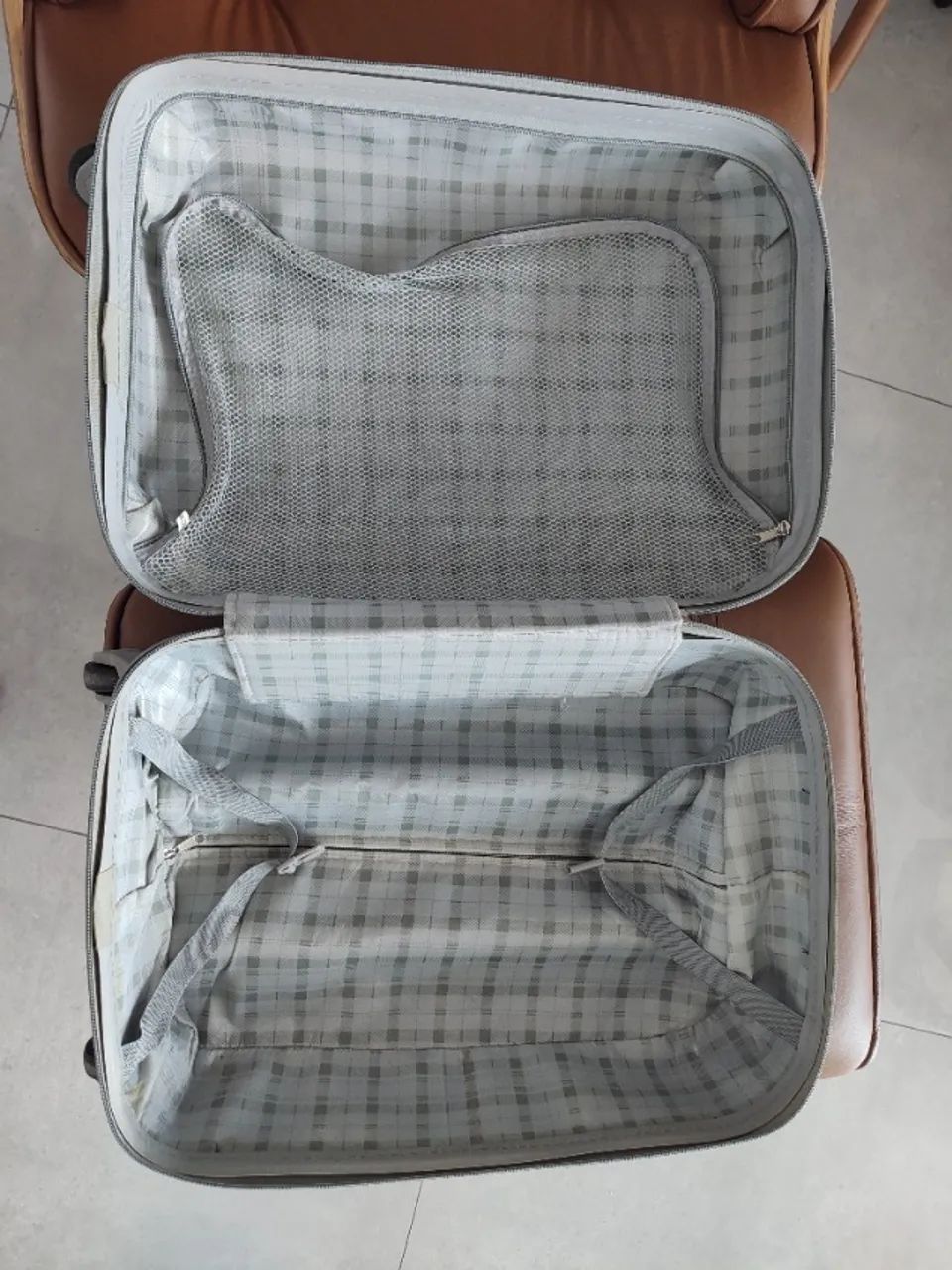 01 Mala Bagagem  10 kg - Faltando 01 das 04 rodas!!  - Vendo ou Troco. - Foto 4