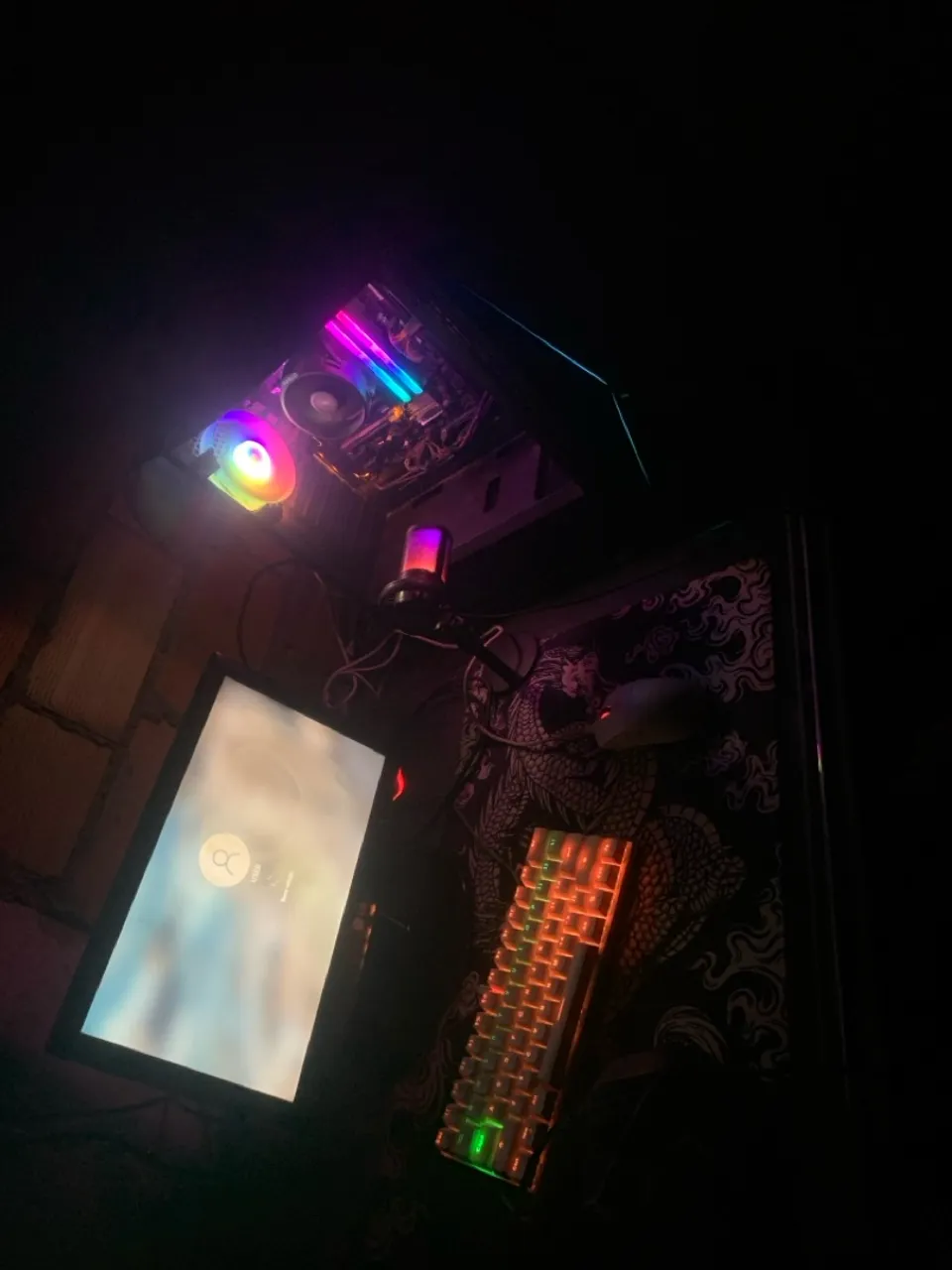 PC Gamer com iluminação RGB