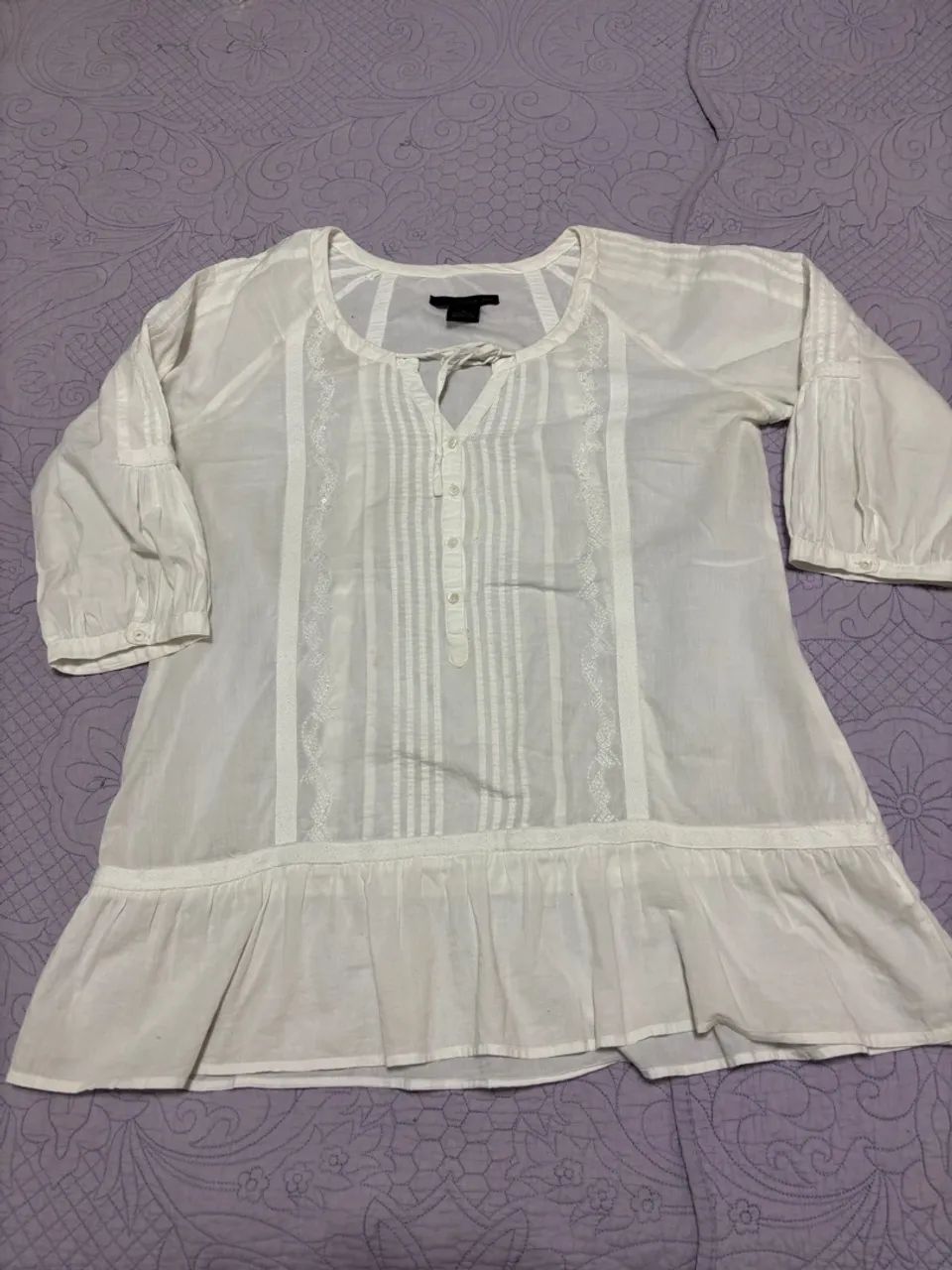 Blusa CALVIN KLEIN  branca com detalhes em renda 