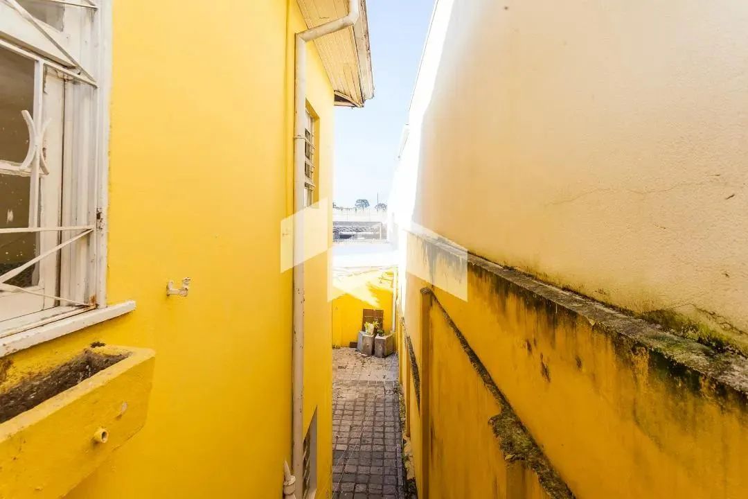 Terreno com Construção em Localização Privilegiada - Próximo à Ligga Arena - Foto 11