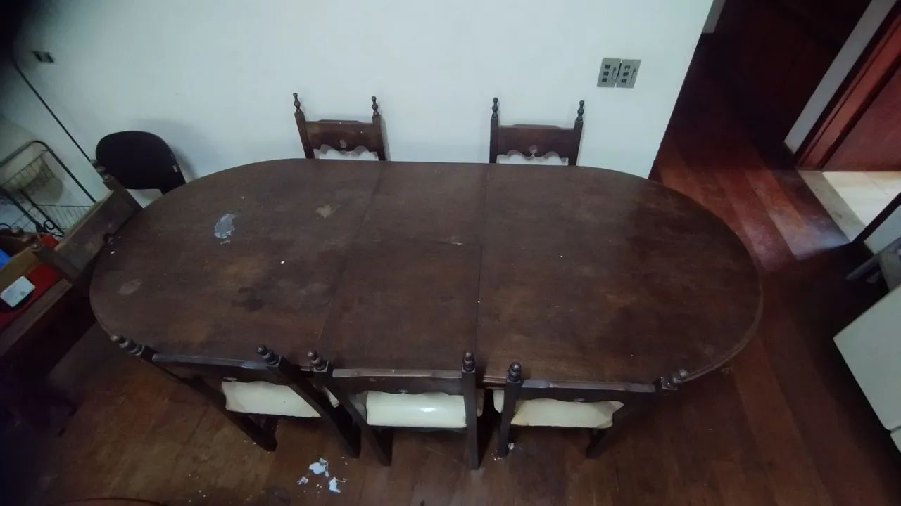 Mesa de Jantar em Madeira Maciça