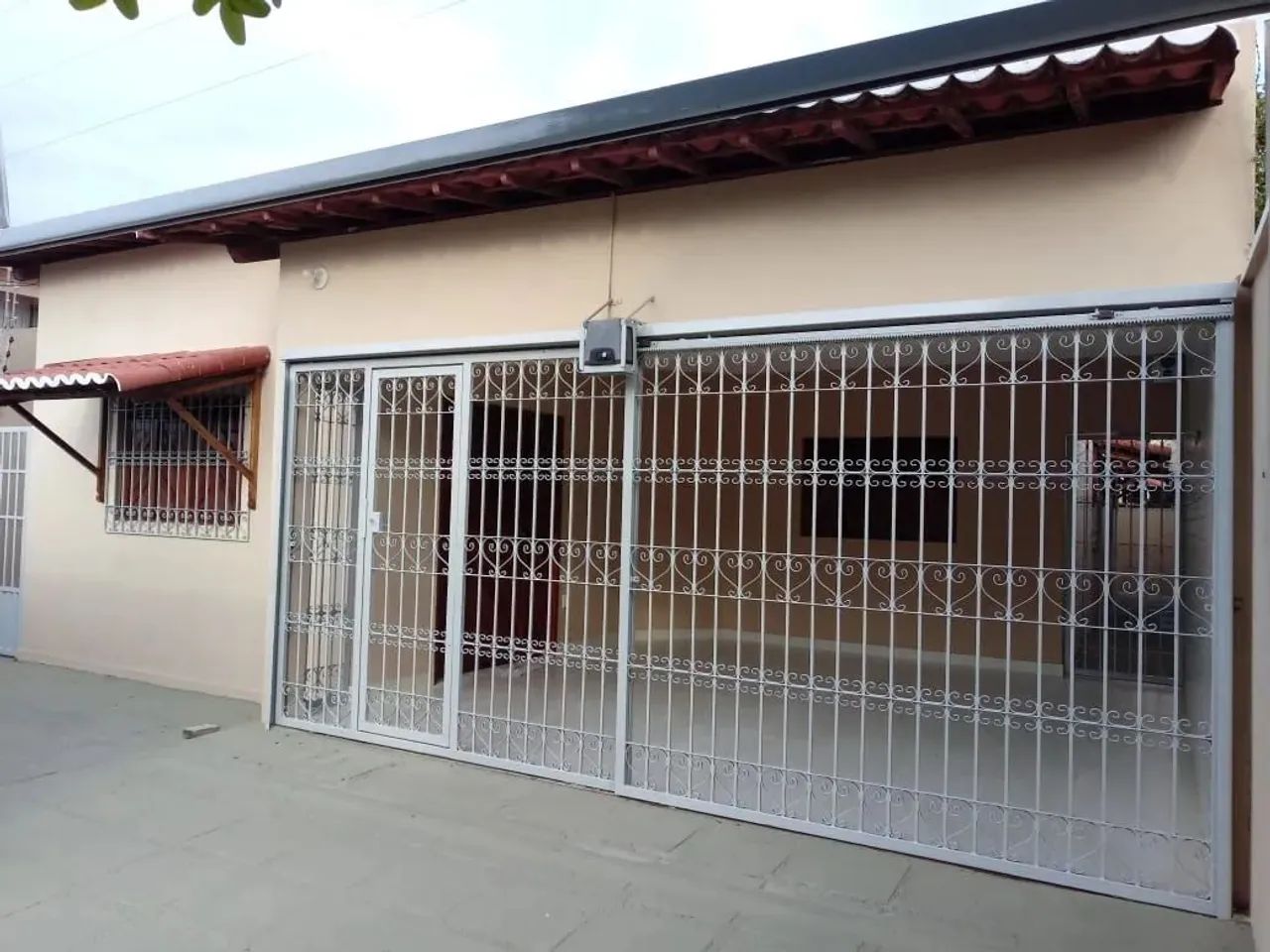 Térrea para aluguel e venda tem 130 metros quadrados com 3 quartos
