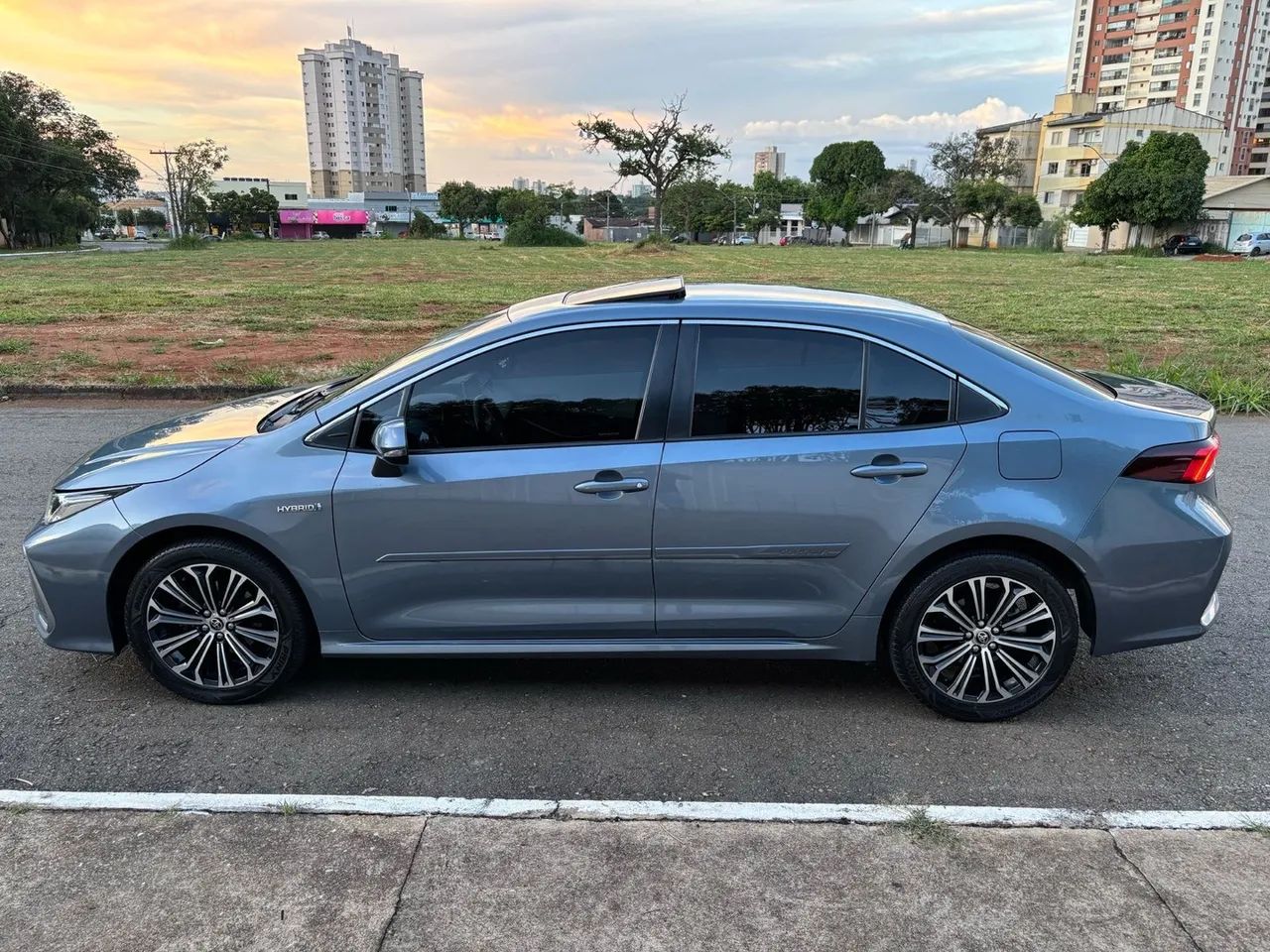 Corolla Altis Premium Hybrid 2020 - Foto 4