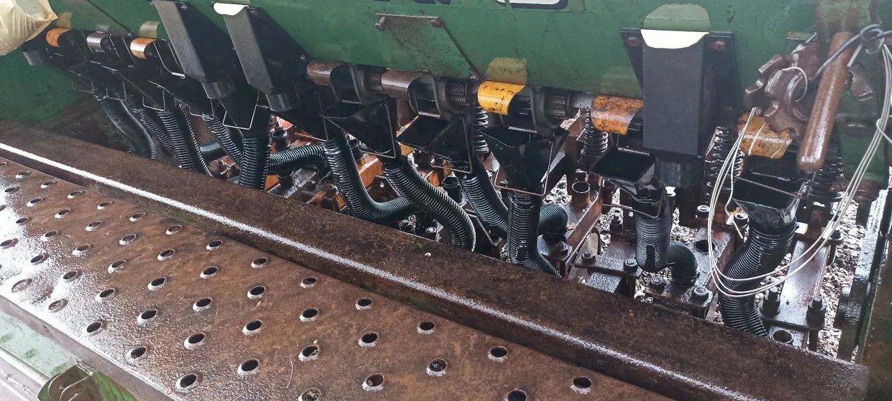 Semeadeira tatu 11 linhas  - Foto 3