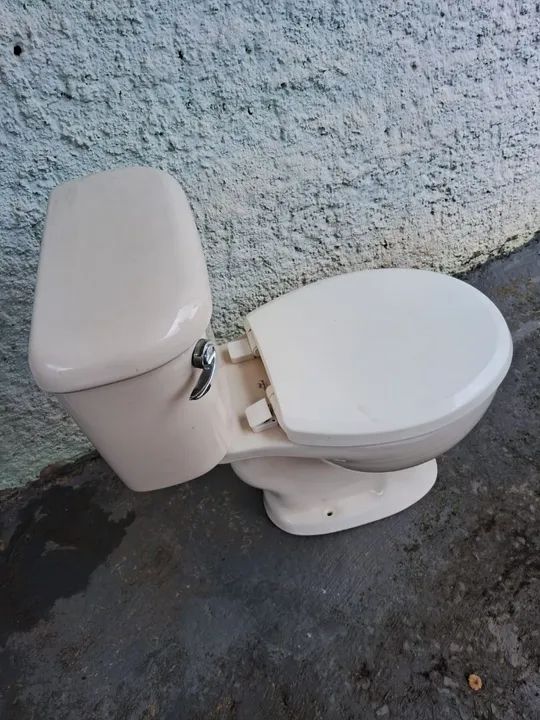 Vaso sanitário com caixa acoplada - Foto 2