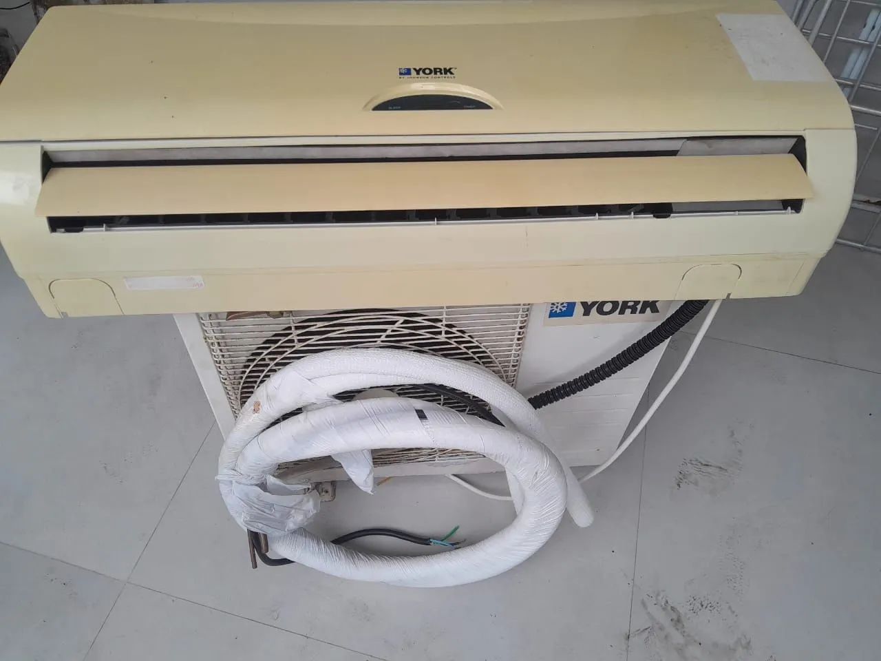 Ar Condicionado York Split 9000 BTUs - Foto 2