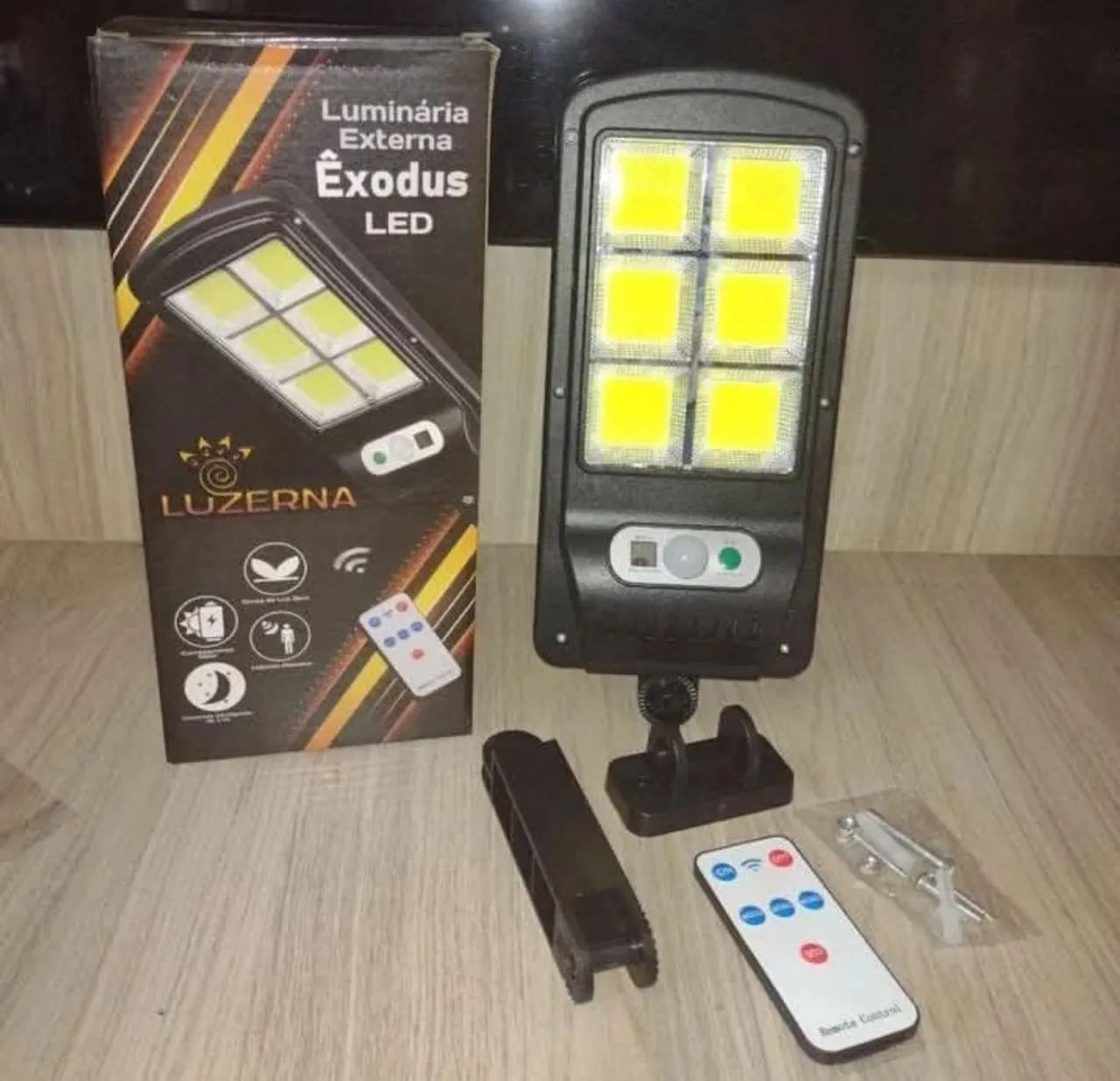 Refletor solar com controle 