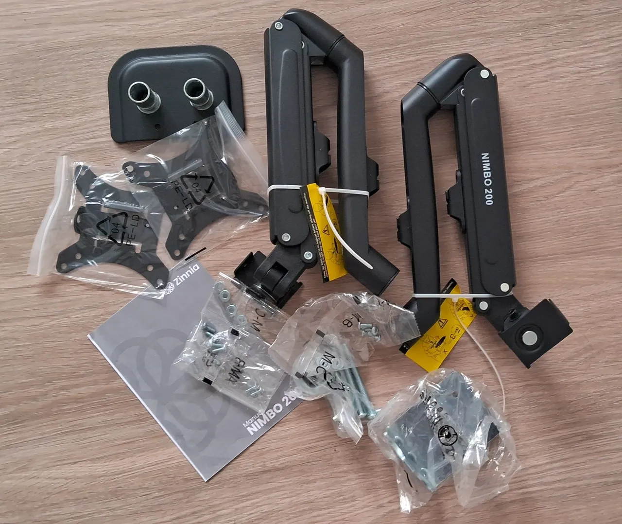 Suporte e Braço Articulado para Monitor NIMBO 200