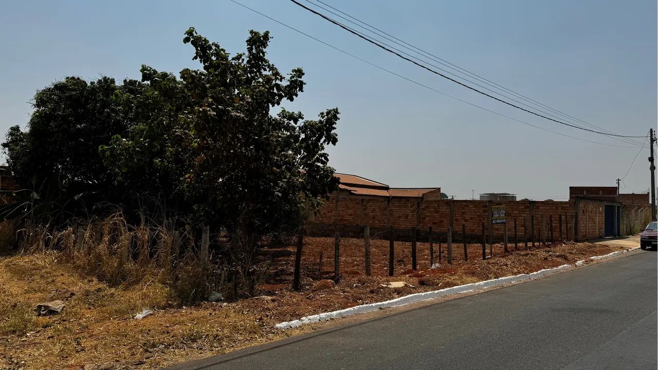LOTES À VENDA EM ÓTIMA LOCALIZAÇÃO, ESCUTO PROPOSTA.